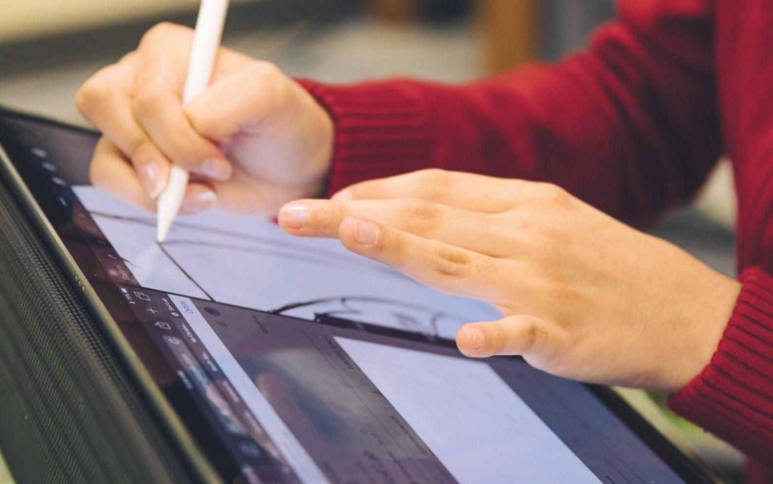 Espace de travail moderne dédié à la gestion financière